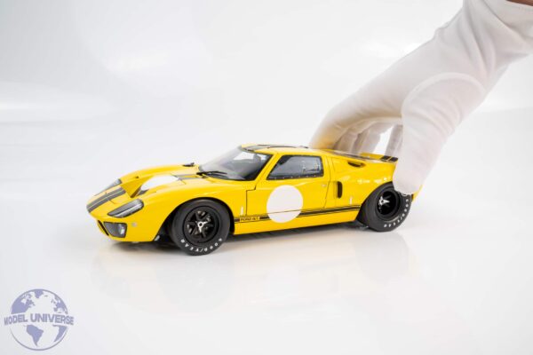 Solido - 1:18 Ford GT40 Mk1 1968 Yellow and Black - Diecast Model 16 Solido - 1:18 Ford GT40 Mk1 1968 Yellow and Black - Diecast Model