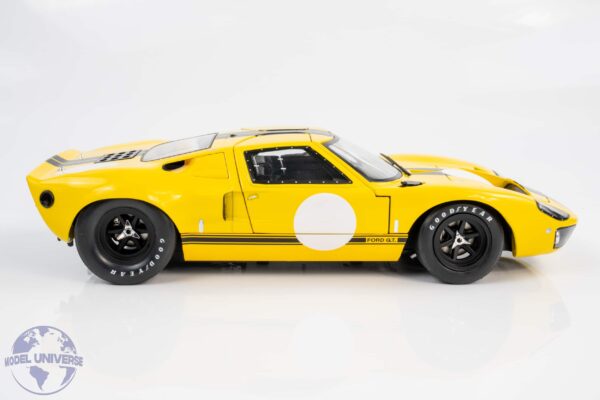 Solido - 1:18 Ford GT40 Mk1 1968 Yellow and Black - Diecast Model 21 Solido - 1:18 Ford GT40 Mk1 1968 Yellow and Black - Diecast Model