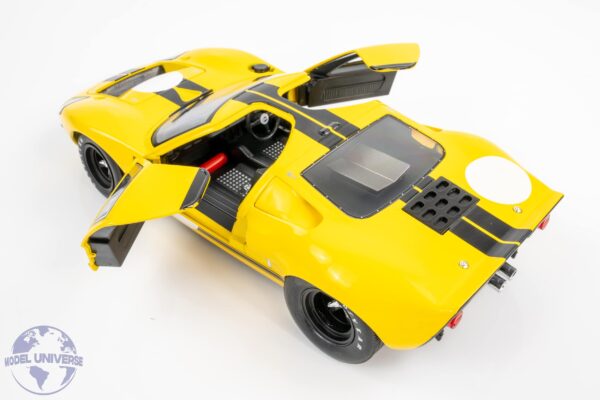 Solido - 1:18 Ford GT40 Mk1 1968 Yellow and Black - Diecast Model 18 Solido - 1:18 Ford GT40 Mk1 1968 Yellow and Black - Diecast Model