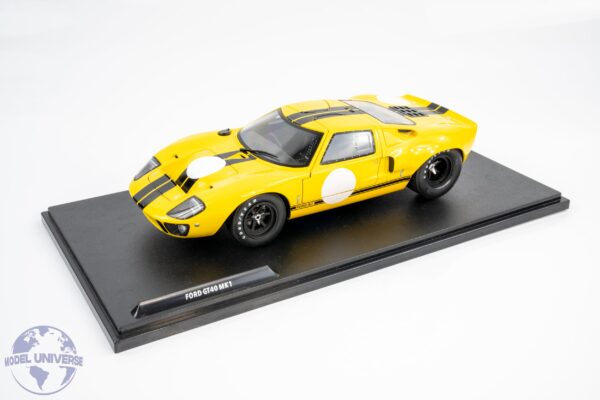 Solido - 1:18 Ford GT40 Mk1 1968 Yellow and Black - Diecast Model 15 Solido - 1:18 Ford GT40 Mk1 1968 Yellow and Black - Diecast Model