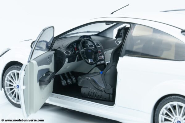 Solido - 1:18 Ford Focus RS Mk2 2009 Frozen White - Diecast Model 19 Solido - 1:18 Ford Focus RS Mk2 2009 Frozen White - Diecast Model