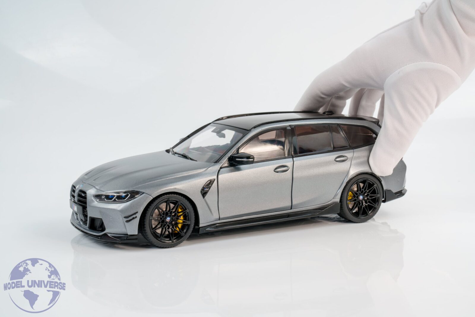 1/18  M3ツーリング G81 マットシルバー ソリド製ダイキャスト製 1/18 Solido 2024 BMW M3 G81 Touring with M Performance Parts