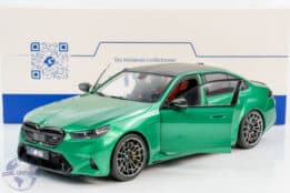 Solido  BMW (G90) 2025 Isle of Man Green a escala 1:18 - Modelo a escala de metal fundido