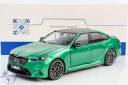 Solido  BMW (G90) 2025 Isle of Man Green a escala 1:18 - Modelo a escala de metal fundido