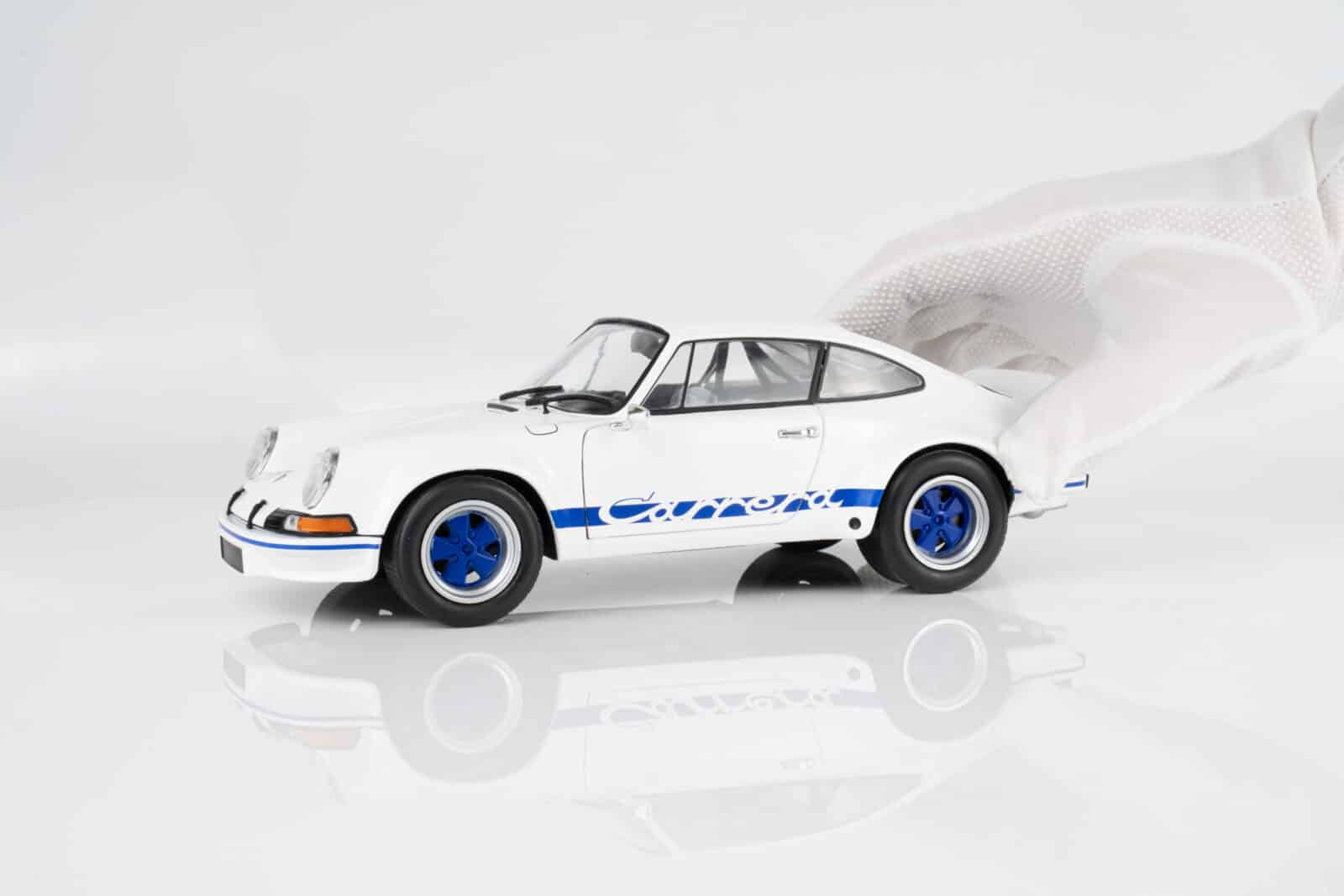 Solido - 1:18 Porsche 911 Carrera RSR White with Blue Stripes 1973