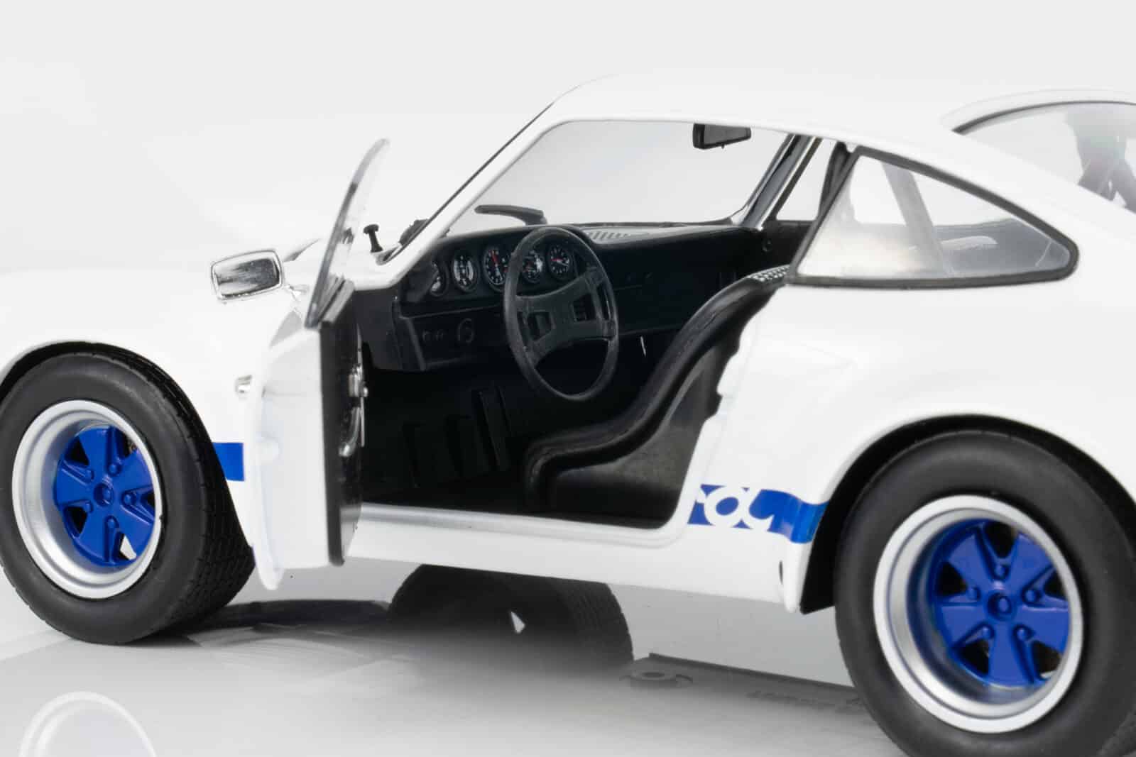 Solido - 1:18 Porsche 911 Carrera RSR White with Blue Stripes 1973