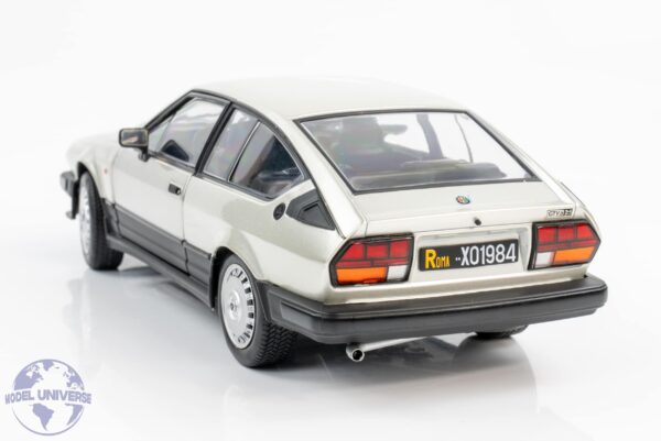 Solido - 1:18 Alfa Romeo GTV6 Silver 1984 - Diecast Model 16 Solido - 1:18 Alfa Romeo GTV6 Silver 1984 - Diecast Model
