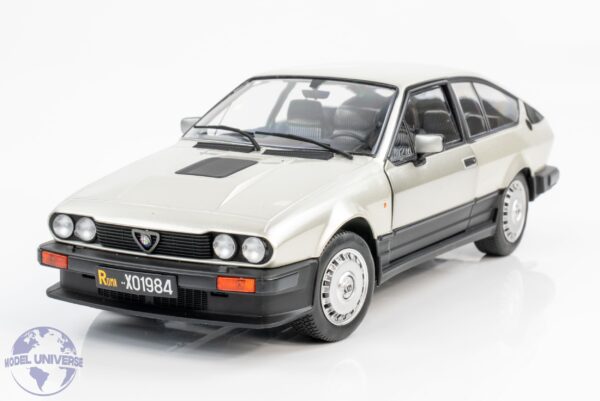 Solido - 1:18 Alfa Romeo GTV6 Silver 1984 - Diecast Model 15 Solido - 1:18 Alfa Romeo GTV6 Silver 1984 - Diecast Model