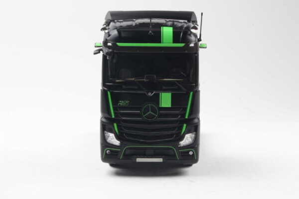 Solido 1:24 Mercedes-Benz Actros R5 Italian Collection Black/Green 2021 (S2400204) Diecast Model 9 Solido 1:24 Mercedes-Benz Actros R5 Italian Collection Black/Green 2021 (S2400204) Diecast Model
