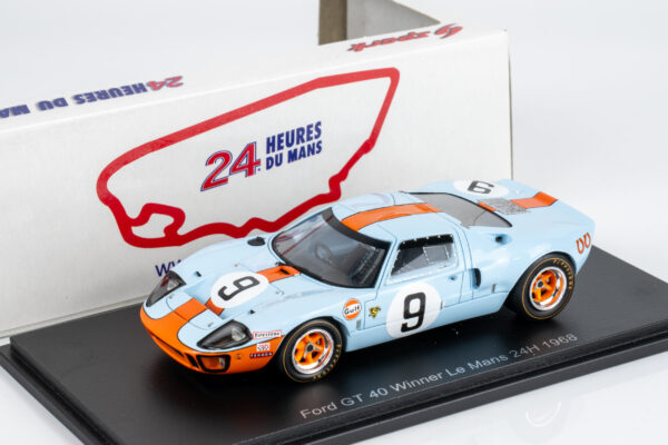 Spark 1:43 Ford GT40 No.9 Winner 24H Le Mans 1968 Rodriguez Bianchi (43LM68) Resin Model - front view