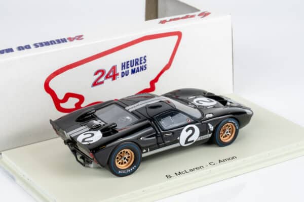 Spark 1:43 Ford Mk II No.2 Winner 24H Le Mans 1966 B. McLaren - C. Amon (43LM66) Resin Model 4 Spark 1:43 Ford Mk II No.2 Winner 24H Le Mans 1966 McLaren Amon (43LM66) Resin Model - rear view