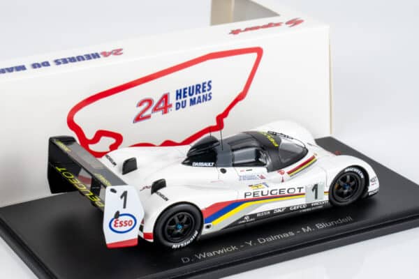 Spark 1:43 Peugeot 905 No.1 Winner 24H Le Mans 1992 M. Blundell - Y. Dalmas - D. Warwick (43LM92) Resin Model 4 Spark 1:43 Peugeot 905 No.1 Winner 24H Le Mans 1992 Blundell Dalmas Warwick (43LM92) Resin Model - rear view