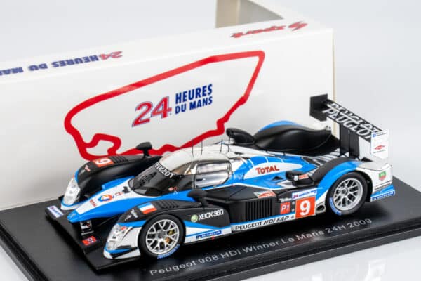 Spark 1:43 Peugeot 908 HDi FAP No.9 Winner 24h Le Mans 2009 (43LM09) Resin Model - front view