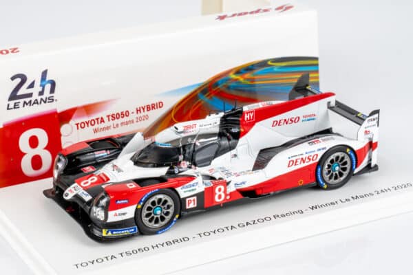 Spark 1:43 Toyota TS050 Hybrid No.8 Winner 24h Le Mans 2020 (43LM20) Resin Model - front view