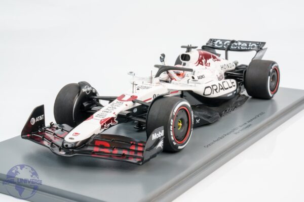 Spark 1:18 Red Bull Racing RB21 No.1 Max Verstappen Winner Japanese GP 2025 with Pitboard (18S1004) Special Honda White Tribute Livery Resin Model 11 Spark - 1:18 Red Bull Racing RB21 No.1 Max Verstappen Winner Japanese GP 2025 with Pitboard - Special Honda White Tribute Livery - Resin Model