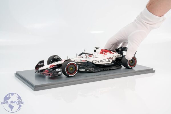 Spark 1:18 Red Bull Racing RB21 No.1 Max Verstappen Winner Japanese GP 2025 with Pitboard (18S1004) Special Honda White Tribute Livery Resin Model 9 Spark - 1:18 Red Bull Racing RB21 No.1 Max Verstappen Winner Japanese GP 2025 with Pitboard - Special Honda White Tribute Livery - Resin Model