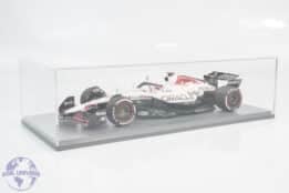 Spark 18S1004 Red Bull RB21 Japanese GP 2025 Max Verstappen Winner 5