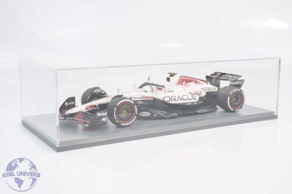 Spark 1:18 Red Bull Racing RB21 No.1 Max Verstappen Winner Japanese GP 2025 with Pitboard (18S1004) Special Honda White Tribute Livery Resin Model 10 Spark - 1:18 Red Bull Racing RB21 No.1 Max Verstappen Winner Japanese GP 2025 with Pitboard - Special Honda White Tribute Livery - Resin Model