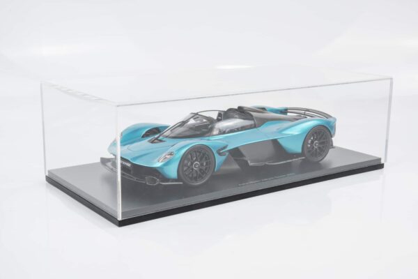 Spark - 1:18 Aston Martin Valkyrie Spider 2024 Blue - Resin Model 8 Spark - 1:18 Aston Martin Valkyrie Spider 2024 Blue - Resin Model