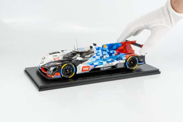 Spark 1:18 BMW M Hybrid V8 No.15 Team WRT 2025 24h Le Mans (18S1058)