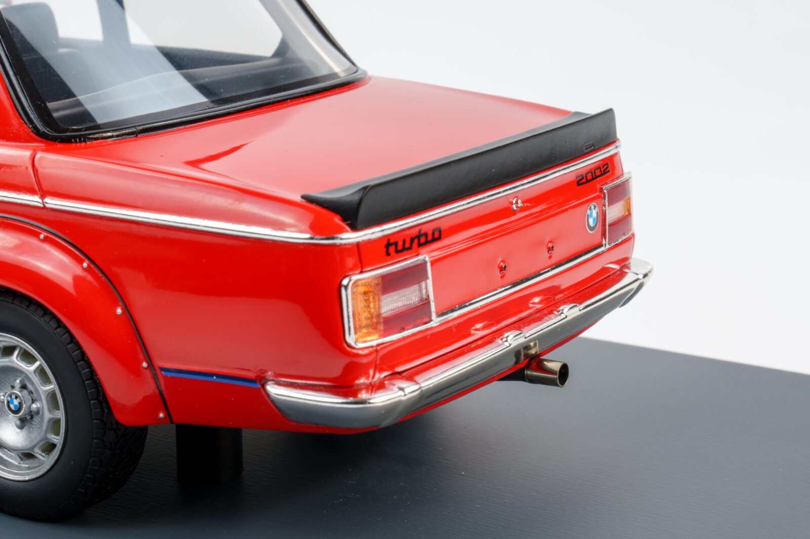 Spark - 1:18 BMW 2002 Turbo 1973 Verona Red - Limited Edition