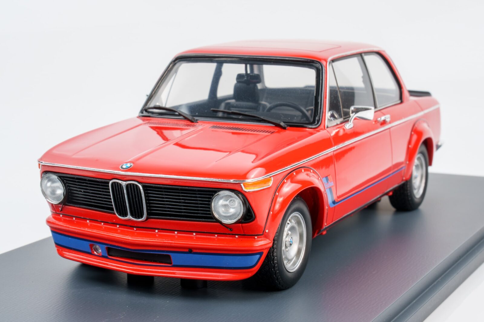 Spark - 1:18 BMW 2002 Turbo 1973 Verona Red - Limited Edition