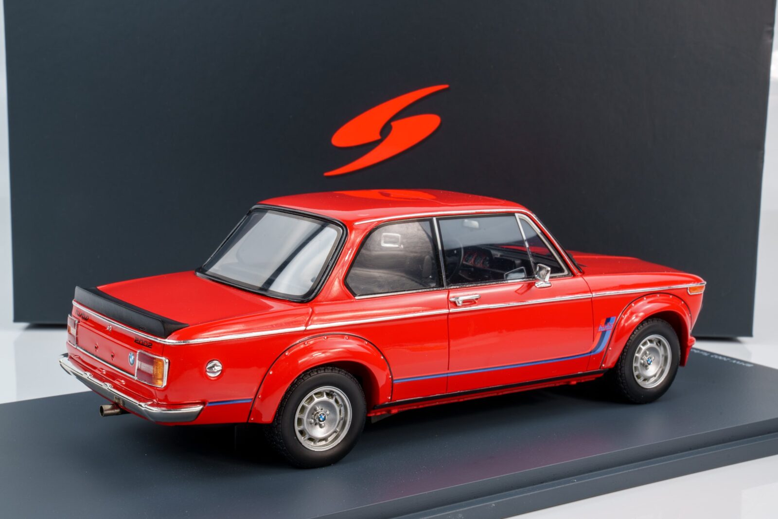 Spark - 1:18 BMW 2002 Turbo 1973 Verona Red - Limited Edition