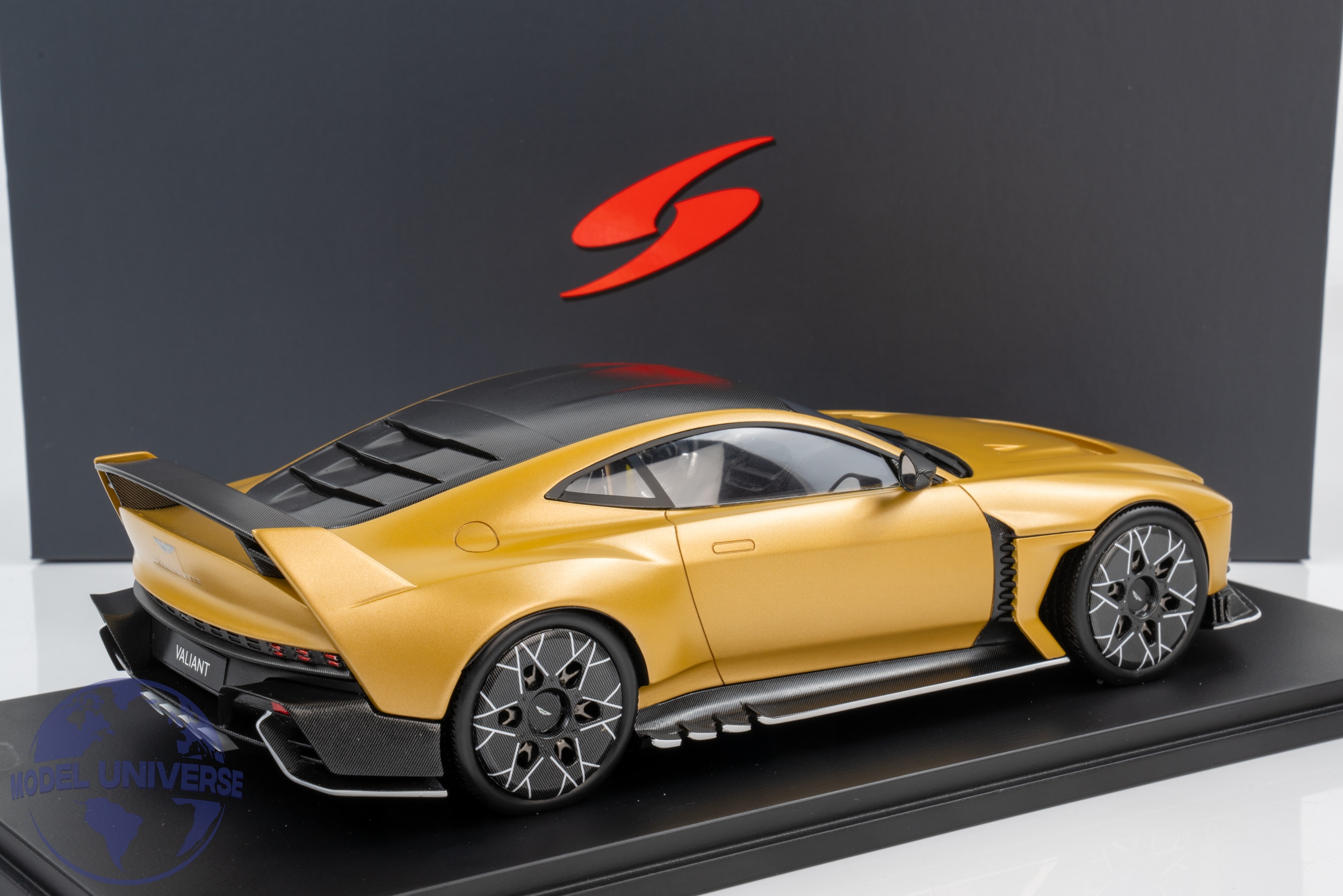 Spark - 1:18 Aston Martin Valiant 2024 Auric Gold - Resin Model 2 Spark - 1:18 Aston Martin Valiant 2024 Auric Gold - Resin Model