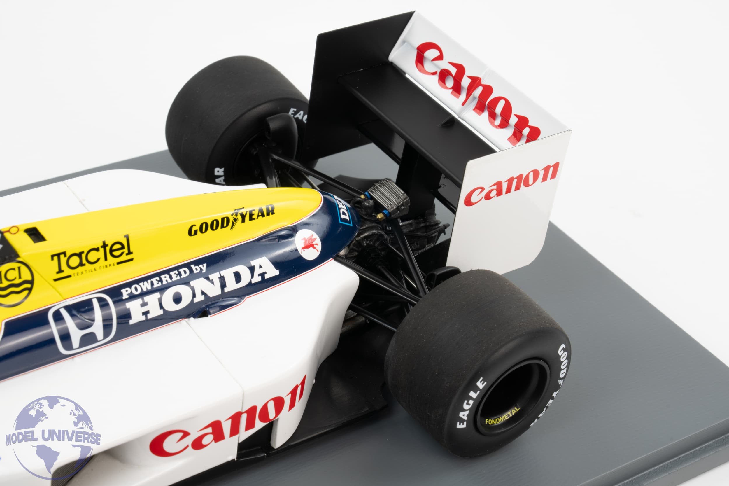 Spark - 1:18 Williams FW11 No.6 Nelson Piquet Winner Brazilian GP
