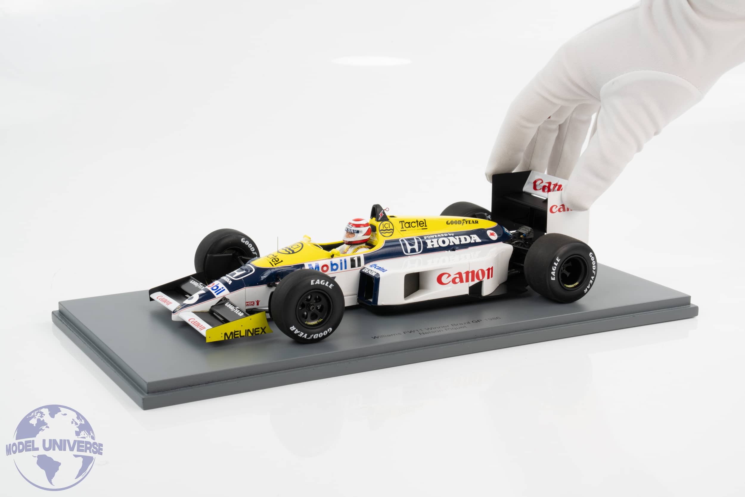 Spark - 1:18 Williams FW11 No.6 Nelson Piquet Winner Brazilian GP