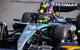 Spark 1:43 Mercedes-AMG Petronas W15 #44 Lewis Hamilton Winner British GP 2024 with Flag