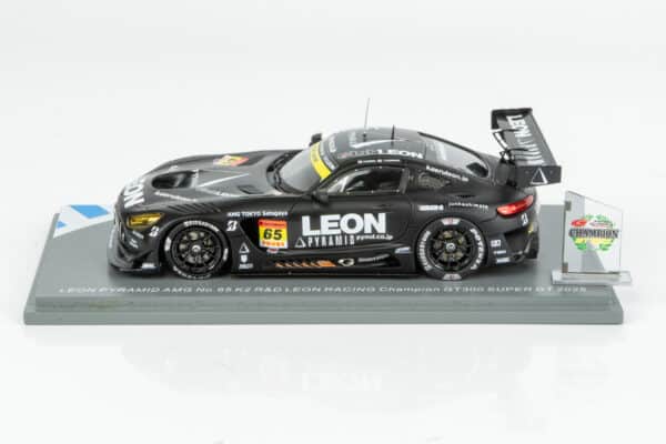 Spark - 1:43 Mercedes-AMG GT3 No.65 Naoya Gamou, Togo Suganami GT300 Class Champion Super GT 2025 (43SGT2025C3) Resin Model with Pitboard 7 Spark - 1:43 Mercedes-AMG GT3 No.65 Naoya Gamou, Togo Suganami GT300 Class Champion Super GT 2025 (43SGT2025C3) Resin Model with Pitboard