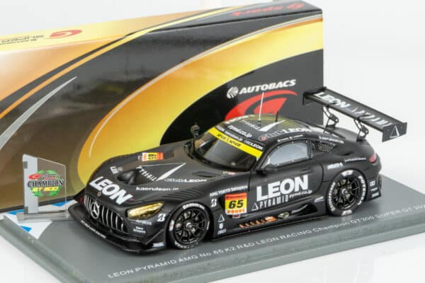 Spark - 1:43 Mercedes-AMG GT3 No.65 Naoya Gamou, Togo Suganami GT300 Class Champion Super GT 2025 (43SGT2025C3) Resin Model with Pitboard