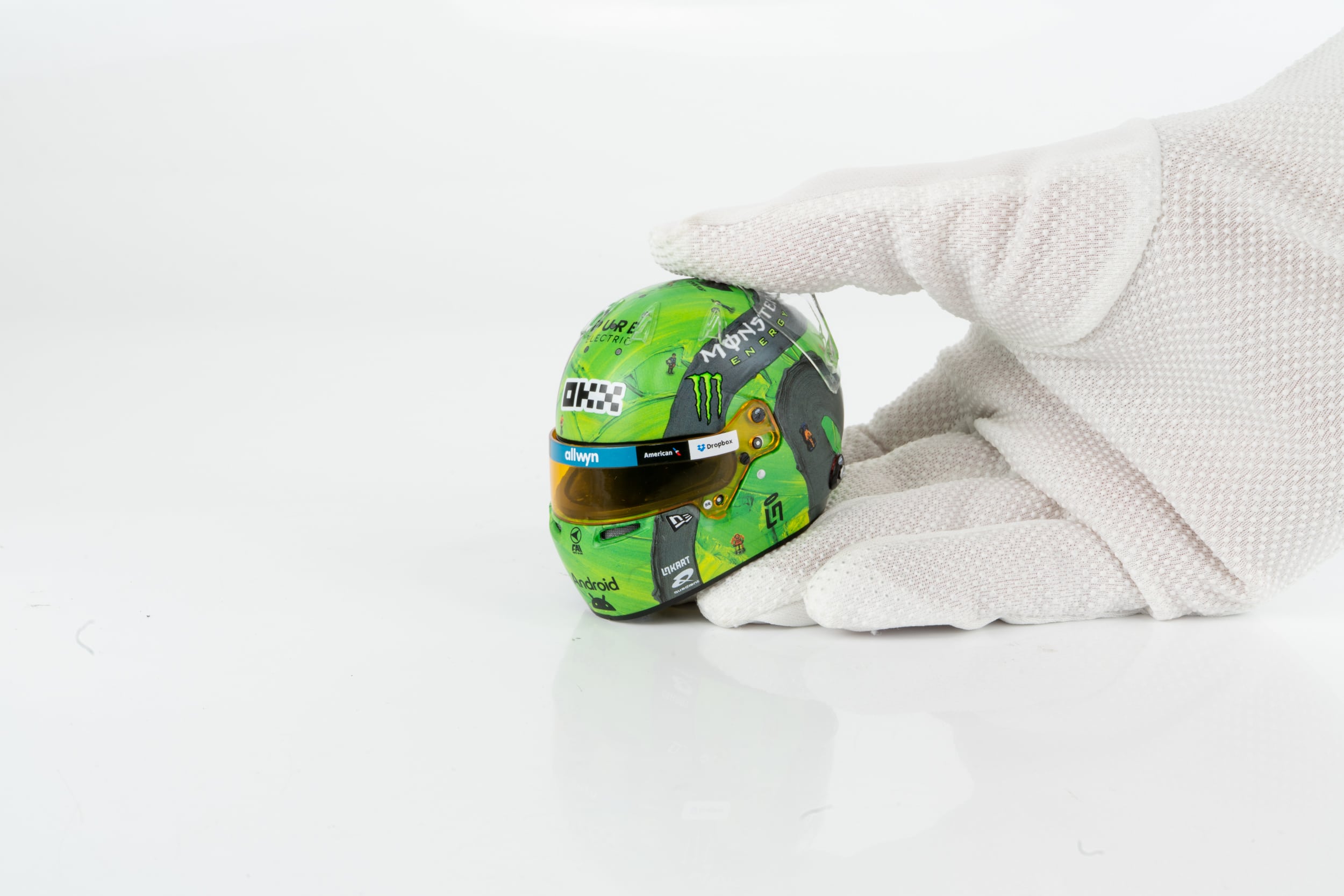 Spark - 1:5 Lando Norris F1 Las Vegas GP 2025 (5HF235) Helmet Replica 3 Spark - 1:5 Lando Norris F1 Las Vegas GP 2025 (5HF235) Helmet Replica - Image 3