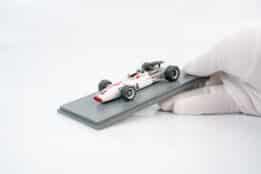 Spark - 1:43 Honda RA300 No.14 Winner Italian GP 1967 John Surtees - Resin Model