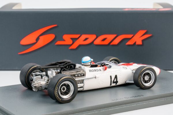Spark - 1:43 Honda RA300 No.14 Winner Italian GP 1967 John Surtees - Resin Model 9 Spark - 1:43 Honda RA300 No.14 Winner Italian GP 1967 John Surtees - Resin Model