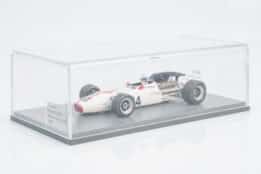 Spark - 1:43 Honda RA300 No.14 Winner Italian GP 1967 John Surtees - Resin Model