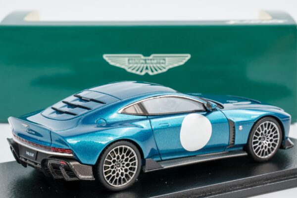 Spark - 1:43 Aston Martin Valour 2024 Blue - Resin Model