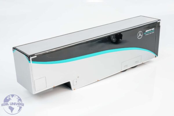 Spark - 1:43 Mercedes Actros - Mercedes-AMG Petronas F1 Team Transporter 2023 - Resin Model 13 Spark - 1:43 Mercedes Actros - Mercedes-AMG Petronas F1 Team Transporter 2023 - Resin Model
