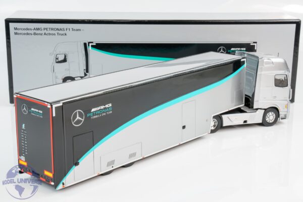 Spark - 1:43 Mercedes Actros - Mercedes-AMG Petronas F1 Team Transporter 2023 - Resin Model 9 Spark - 1:43 Mercedes Actros - Mercedes-AMG Petronas F1 Team Transporter 2023 - Resin Model