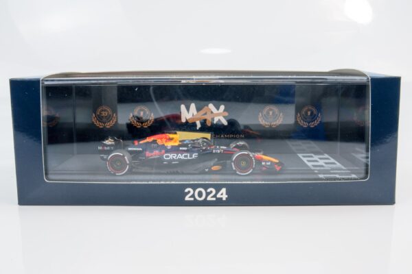 Spark - 1:43 Red Bull RB20 No.1 Max Verstappen 2024 F1 World Champion - Resin Model 12 Spark - 1:43 Red Bull RB20 No.1 Max Verstappen 2024 F1 World Champion - Resin Model