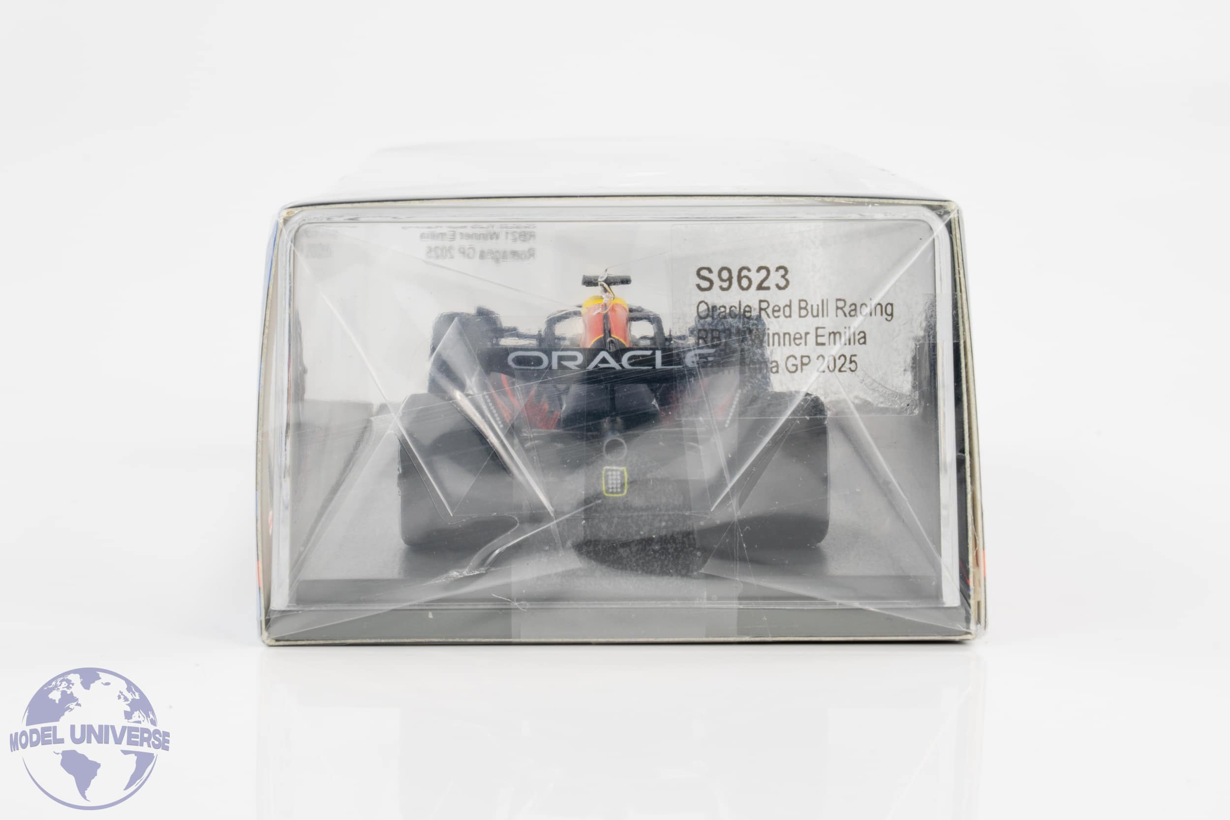 Spark - 1:43 Red Bull Racing RB21 No.1 Max Verstappen "Red Bull 400th Race" Winner Imola GP 2025 - Resin Model 4 Spark - 1:43 Red Bull Racing RB21 No.1 Max Verstappen "Red Bull 400th Race" Winner Imola GP 2025 - Resin Model