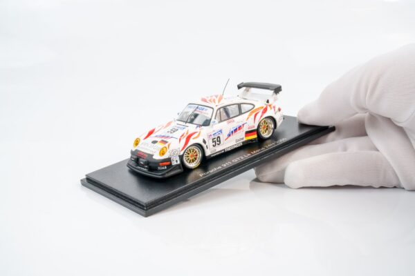 Spark - 1:43 Porsche 911 GT2 No.59 Freisinger Motorsport 24h Le Mans 2000 - Resin Model 11 Spark - 1:43 Porsche 911 GT2 No.59 Freisinger Motorsport 24h Le Mans 2000 - Resin Model