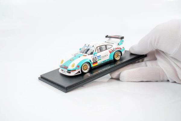Spark - 1:43 Porsche 911 GT2 No.60 Konrad Motorsport 24h Le Mans 2000 - Resin Model 10 Spark - 1:43 Porsche 911 GT2 No.60 Konrad Motorsport 24h Le Mans 2000 - Resin Model