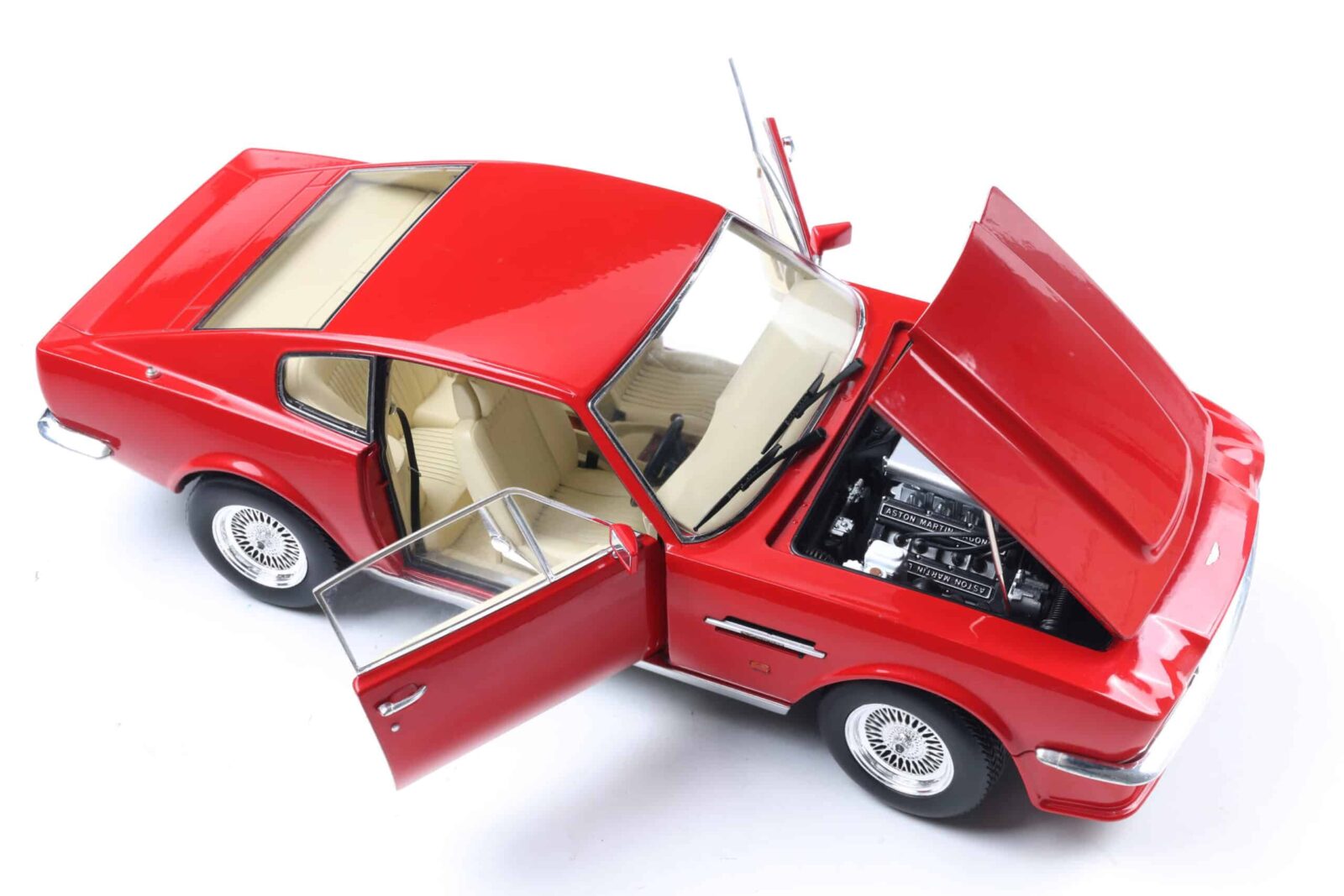 Stirling Scale - 1:18 Aston Martin V8 Vantage 1986 (X-Pack
