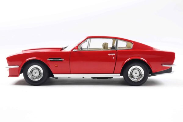 Stirling Scale - 1:18 Aston Martin V8 Vantage 1986 (X-Pack) Suffolk Red 33 Stirling Scale - 1:18 Aston Martin V8 Vantage 1986 (X-Pack) Suffolk Red