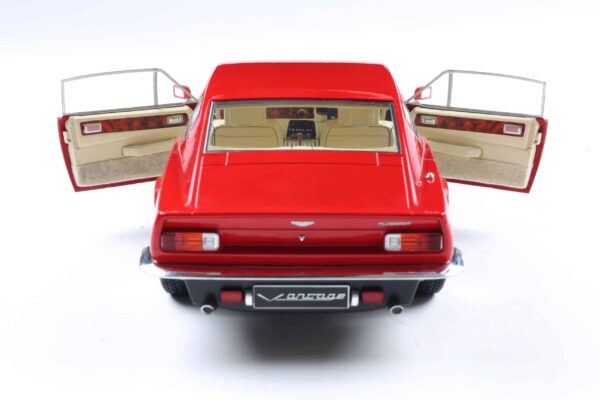Stirling Scale - 1:18 Aston Martin V8 Vantage 1986 (X-Pack) Suffolk Red 26 Stirling Scale - 1:18 Aston Martin V8 Vantage 1986 (X-Pack) Suffolk Red