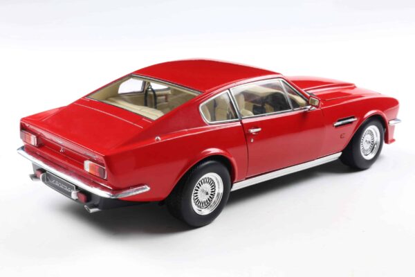 Stirling Scale - 1:18 Aston Martin V8 Vantage 1986 (X-Pack) Suffolk Red 20 Stirling Scale - 1:18 Aston Martin V8 Vantage 1986 (X-Pack) Suffolk Red