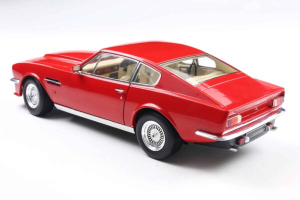 Stirling Scale - 1:18 Aston Martin V8 Vantage 1986 (X-Pack) Suffolk Red 21 Stirling Scale - 1:18 Aston Martin V8 Vantage 1986 (X-Pack) Suffolk Red