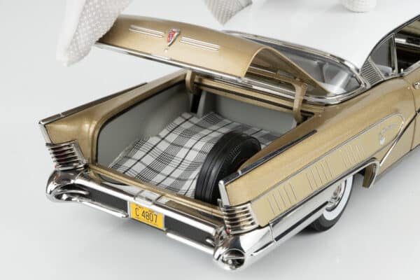 Sun Star - 1:18 Buick Limited Riviera Coupe Gold Mist / Glacier White 1958 (4807) Limited Edition Diecast Model 18 Sun Star - 1:18 Buick Limited Riviera Coupe Gold Mist / Glacier White 1958 (4807) Limited Edition Diecast Model